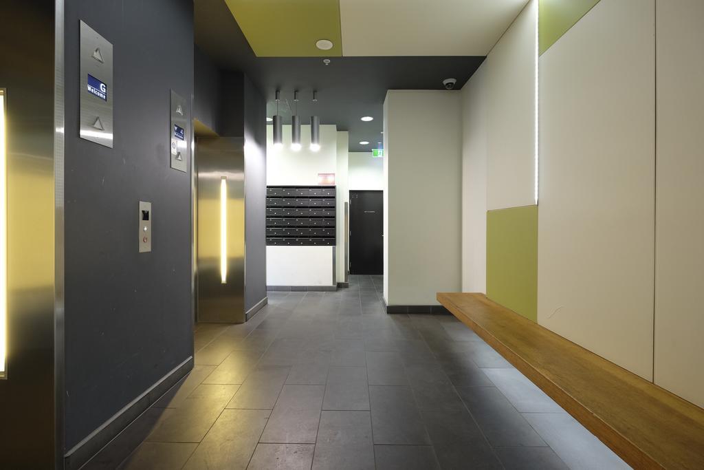 מלבורן Mono Apartments On Franklin Street מראה חיצוני תמונה